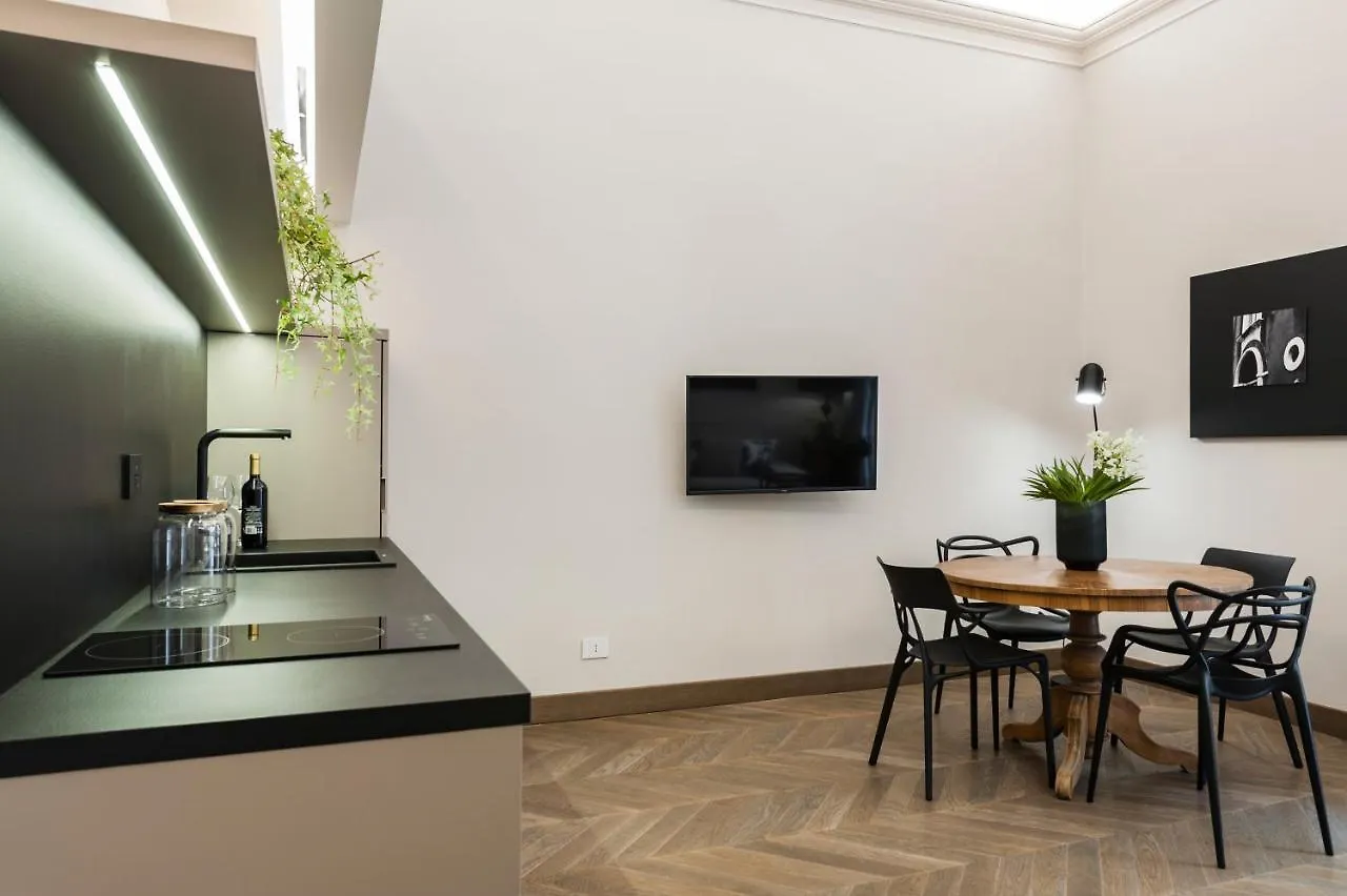 Ferrini Home - Etnea Portrait Catania Apartment